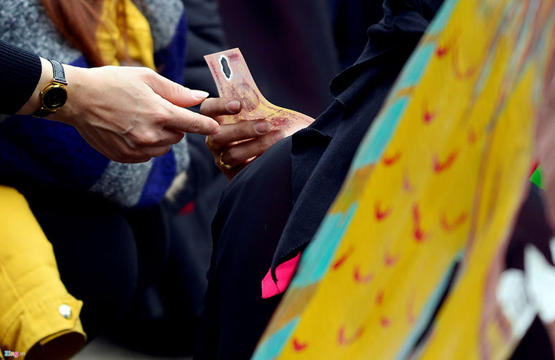 Dịch vụ cho thuê trang phục đắt khách ở hội Lim